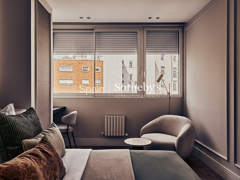 Apartment for Sale in Madrid, Madrid 18