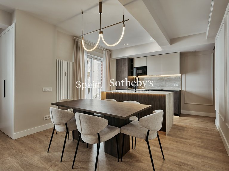 Apartment for Sale in Madrid, Madrid 5