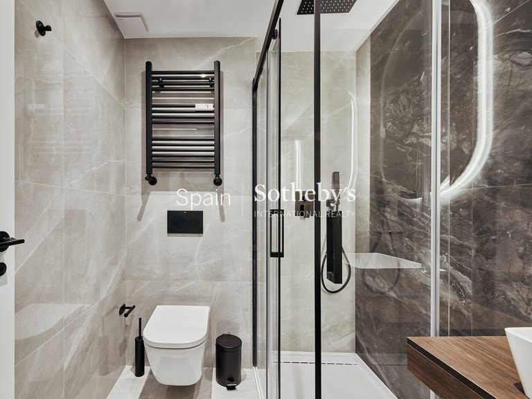 Apartment for Sale in Madrid, Madrid 22