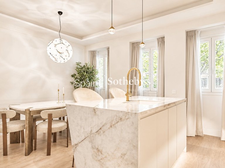 Apartment for Sale in Madrid, Madrid 5