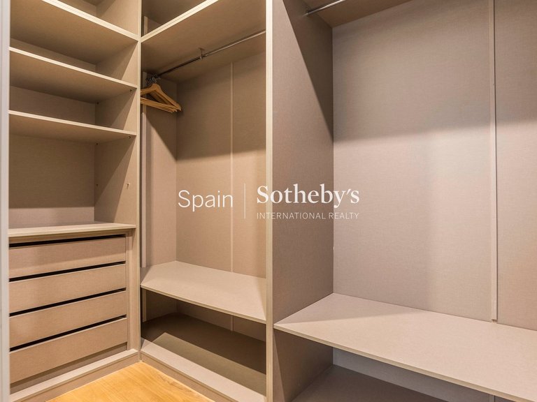 Apartment for Sale in Madrid, Madrid 26