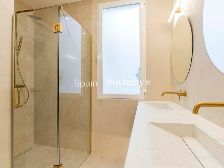 Apartment for Sale in Madrid, Madrid 16