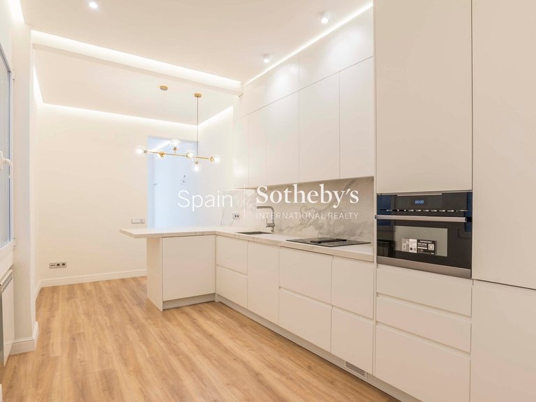 Apartment for Sale in Madrid, Madrid 8