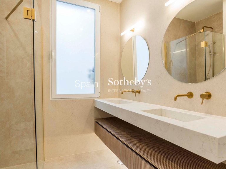 Apartment for Sale in Madrid, Madrid 17