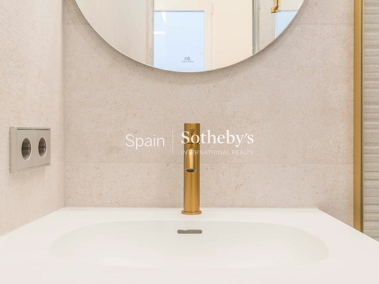 Apartment for Sale in Madrid, Madrid 18