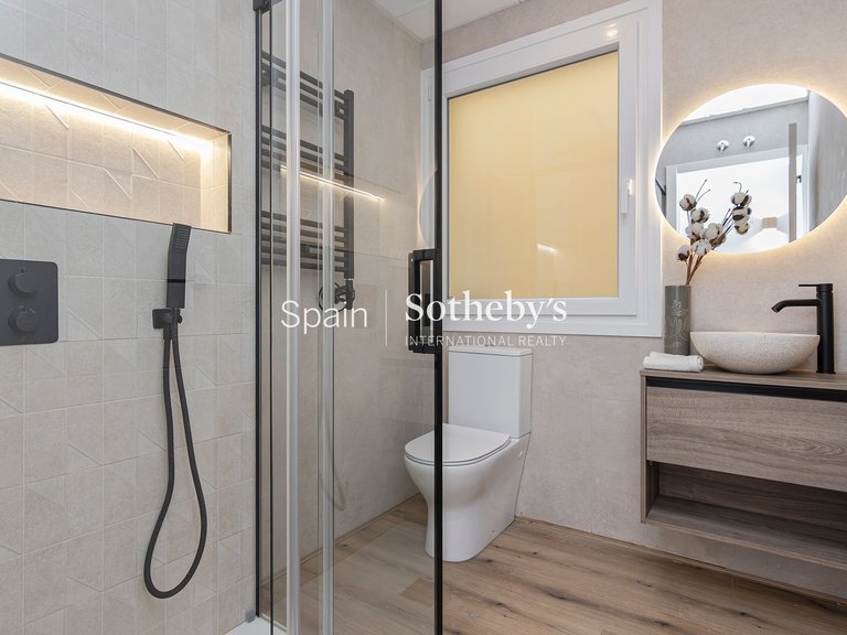 Apartment for Sale in Madrid, Madrid 16