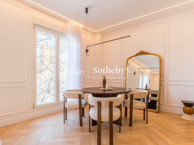 Apartment for Sale in Madrid, Madrid 5