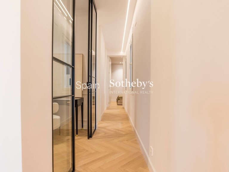 Apartment for Sale in Madrid, Madrid 24