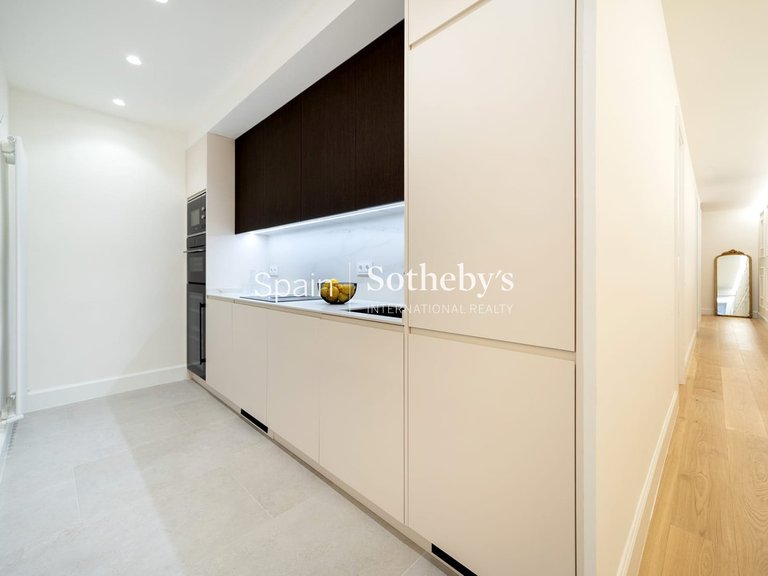 Apartment for Sale in Madrid, Madrid 16