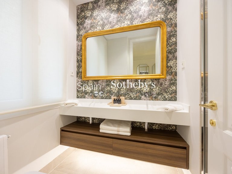 Apartment for Sale in Madrid, Madrid 24
