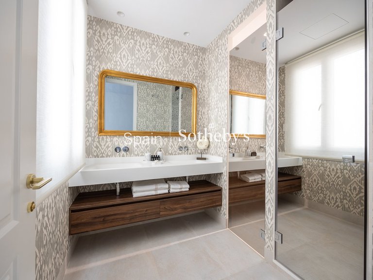 Apartment for Sale in Madrid, Madrid 15