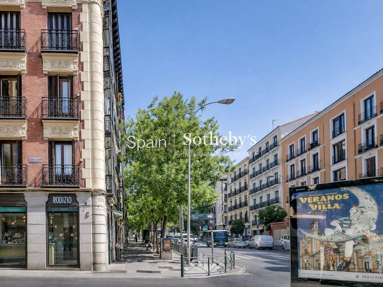 Apartment for Sale in Madrid, Madrid 32