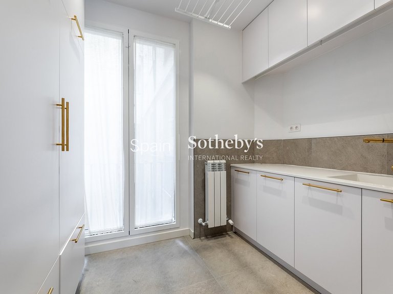 Apartment for Sale in Madrid, Madrid 17