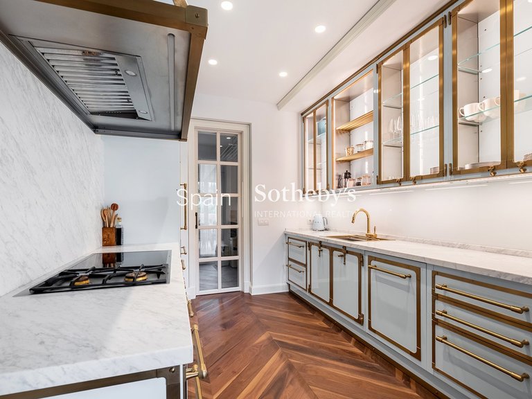 Apartment for Sale in Madrid, Madrid 16
