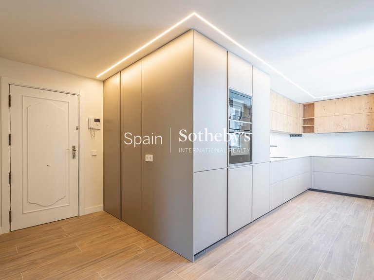 Apartment for Rent in Madrid, Madrid 11