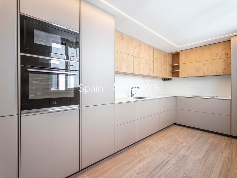 Apartment for Rent in Madrid, Madrid 18