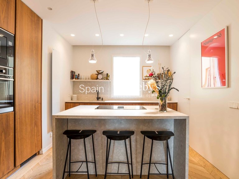Apartment for Sale in Madrid, Madrid 16