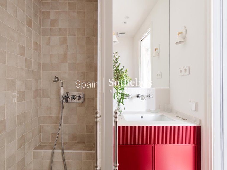 Apartment for Sale in Madrid, Madrid 16