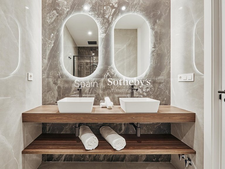 Apartment for Sale in Madrid, Madrid 17