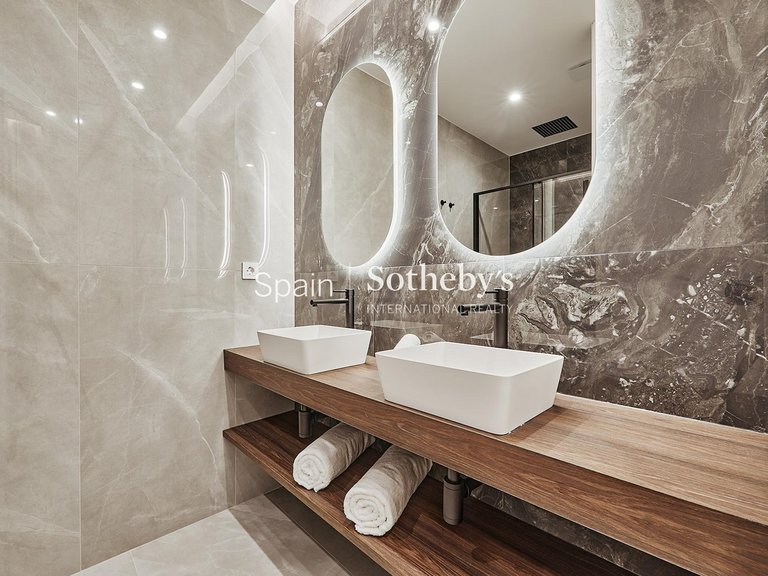 Apartment for Sale in Madrid, Madrid 16