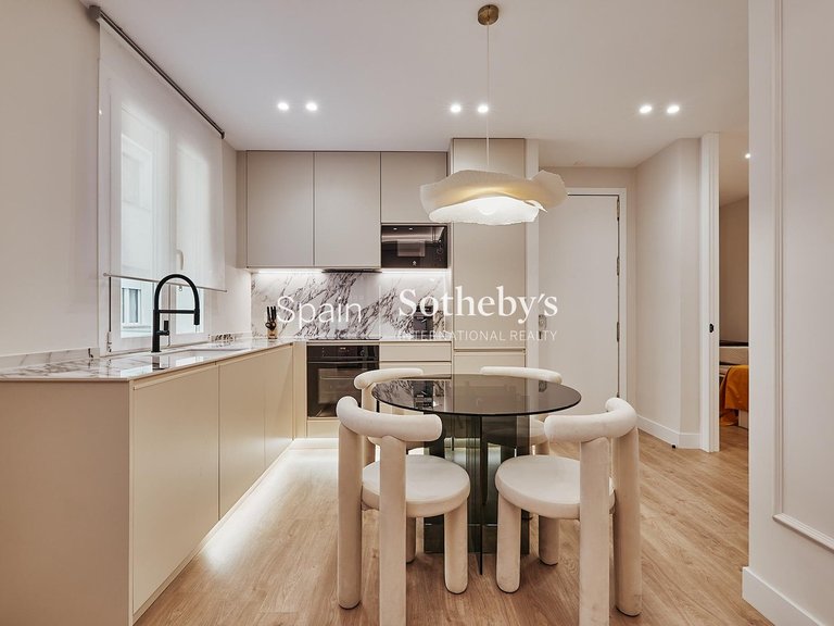 Apartment for Sale in Madrid, Madrid 6