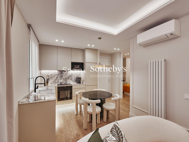 Apartment for Sale in Madrid, Madrid 5