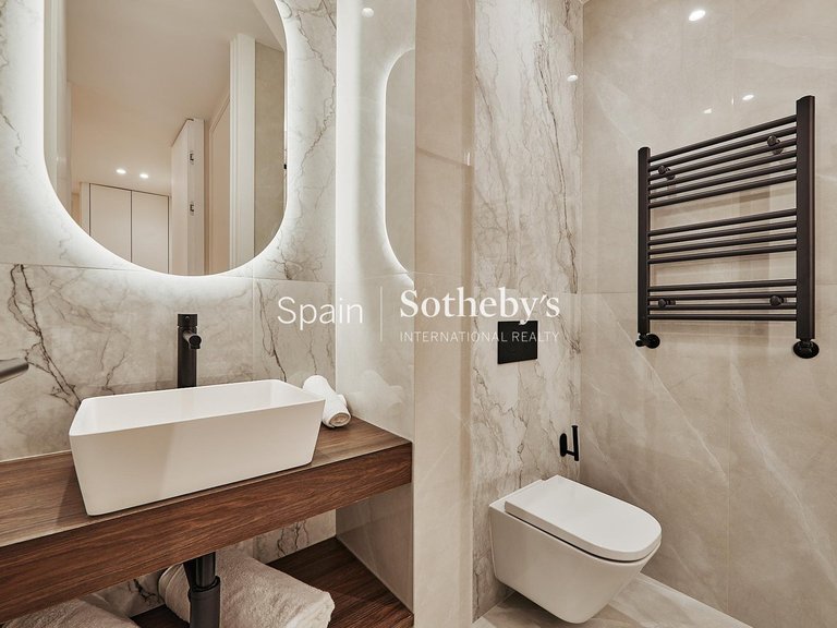 Apartment for Sale in Madrid, Madrid 18