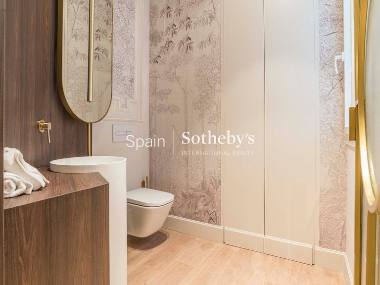 Apartment for Sale in Madrid, Madrid 32