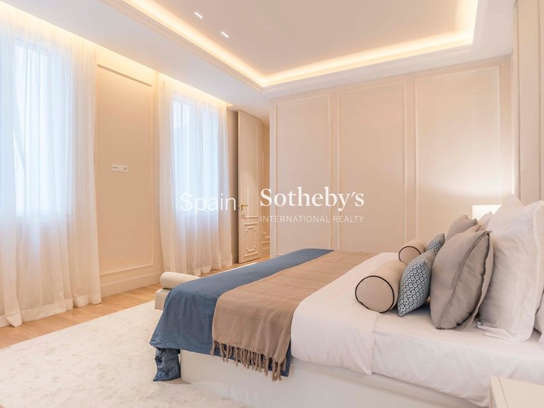 Apartment for Sale in Madrid, Madrid 18