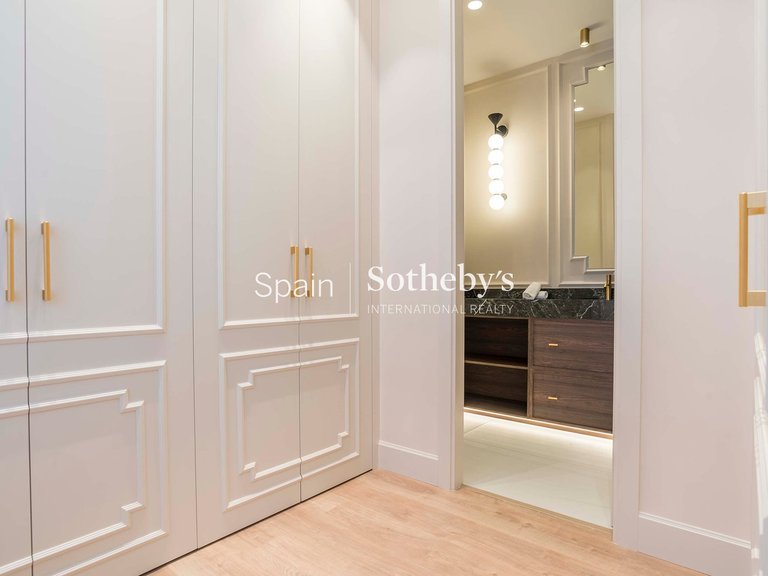 Apartment for Sale in Madrid, Madrid 41