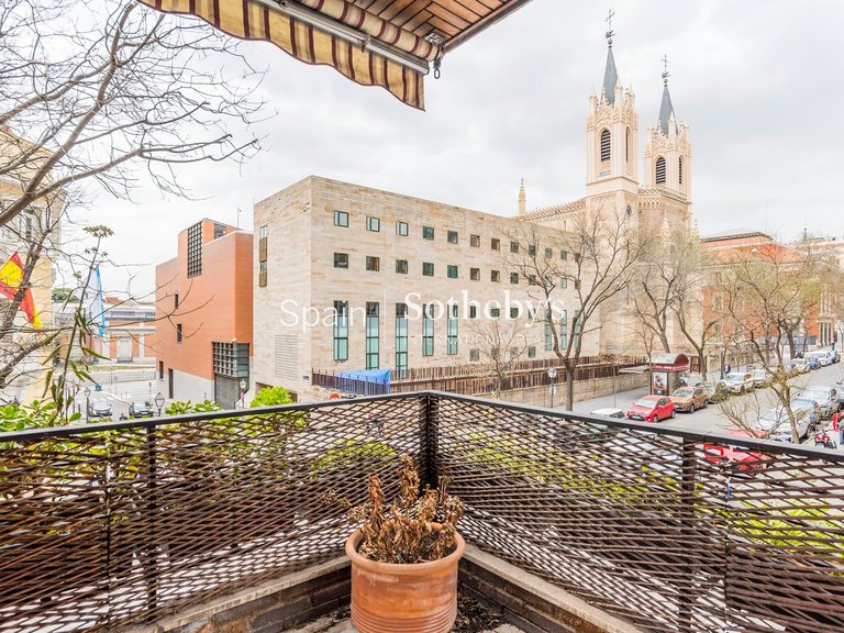 Apartment for Rent in Madrid, Madrid 19