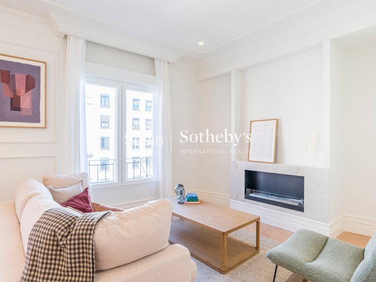 Apartment for Sale in Madrid, Madrid 5