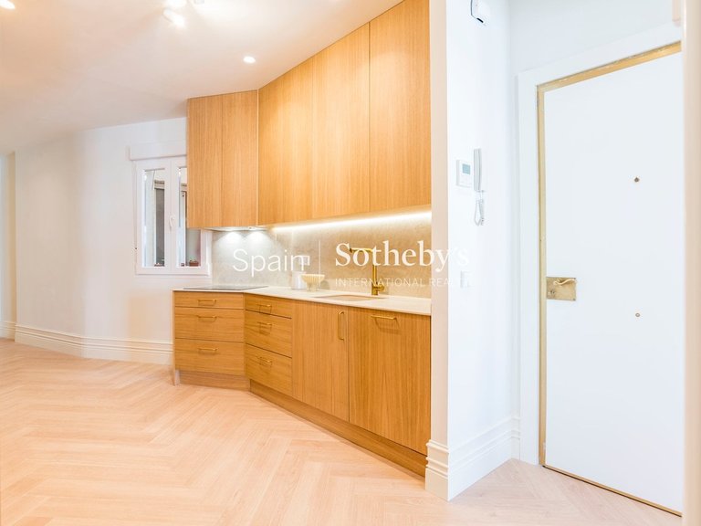Apartment for Sale in Madrid, Madrid 17
