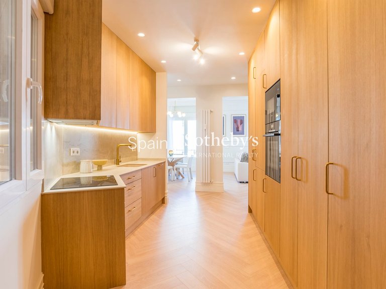 Apartment for Sale in Madrid, Madrid 16