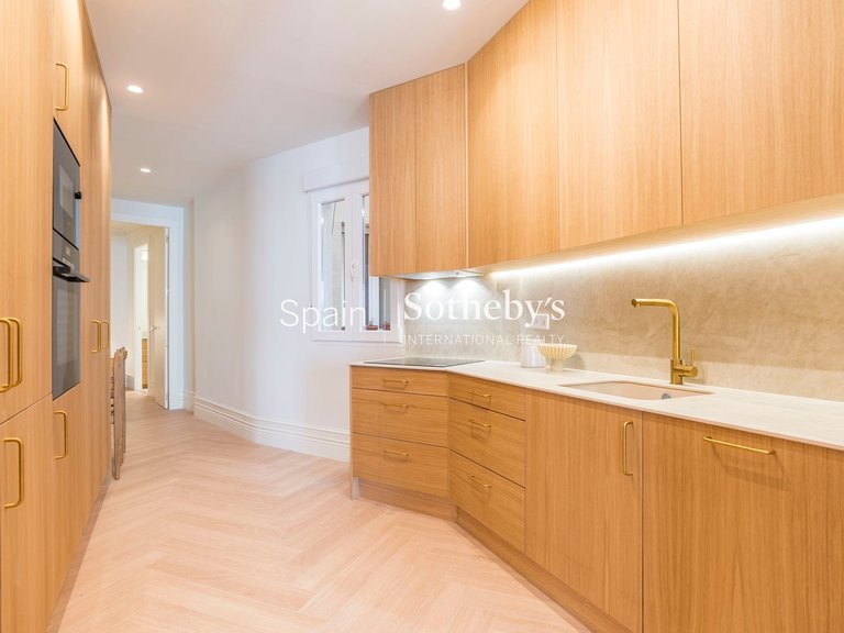 Apartment for Sale in Madrid, Madrid 13