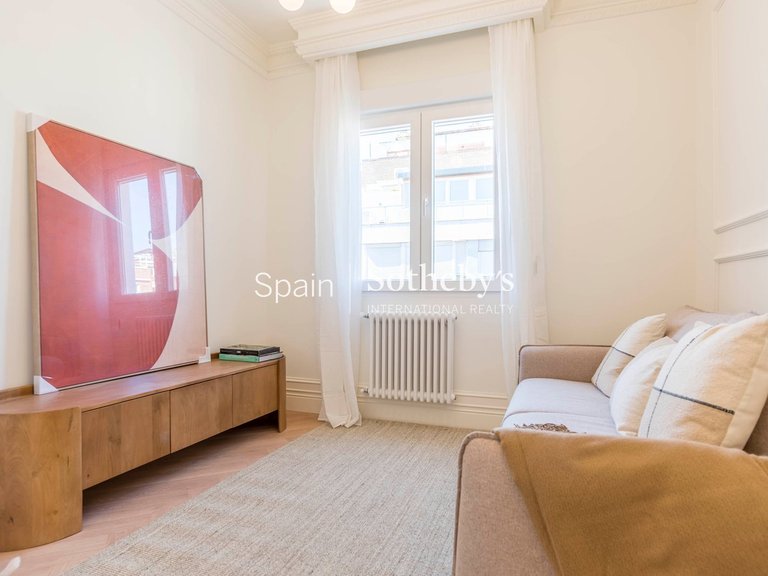 Apartment for Sale in Madrid, Madrid 11