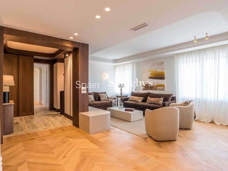 Apartment for Sale in Madrid, Madrid 18