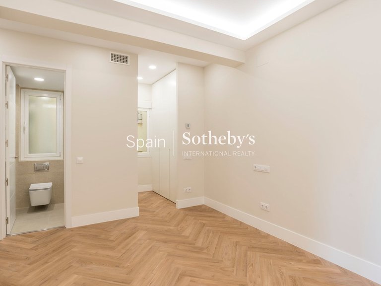 Apartment for Sale in Madrid, Madrid 5
