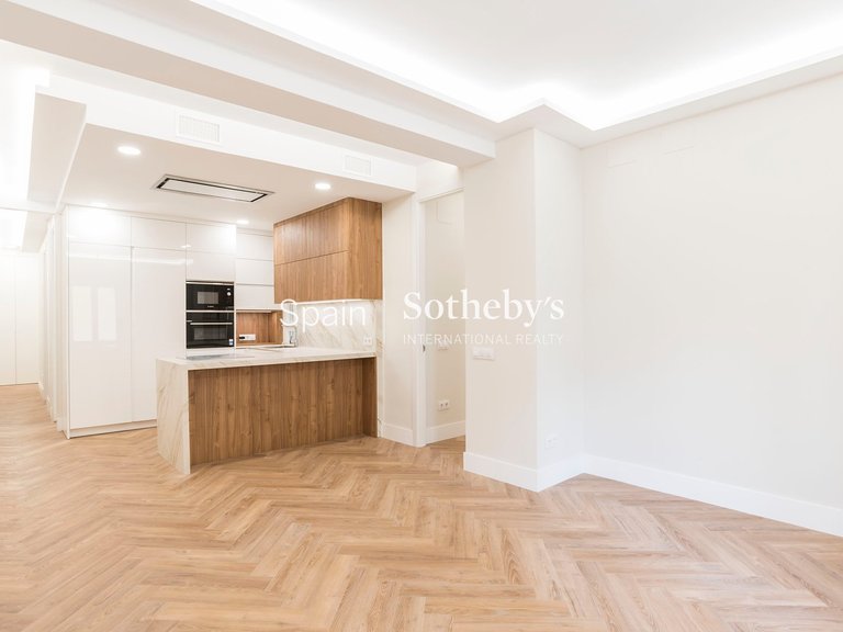 Apartment for Sale in Madrid, Madrid 2