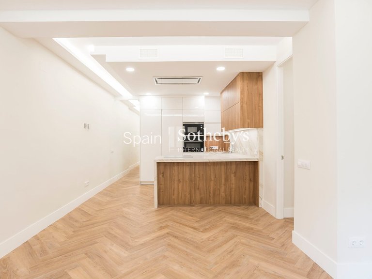 Apartment for Sale in Madrid, Madrid 16