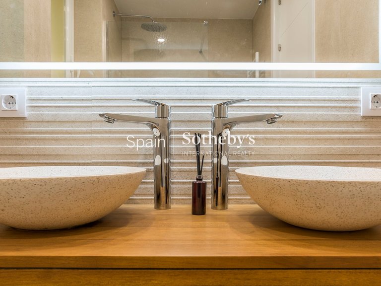 Apartment for Sale in Madrid, Madrid 11
