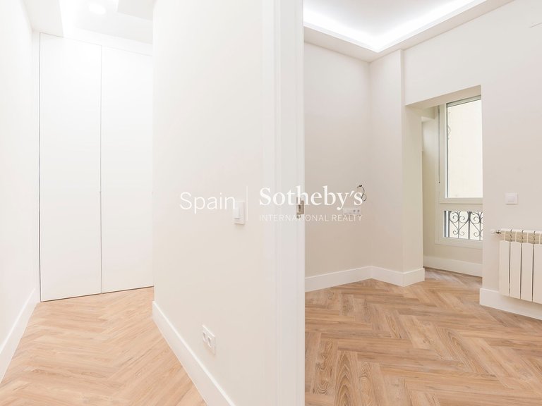 Apartment for Sale in Madrid, Madrid 35