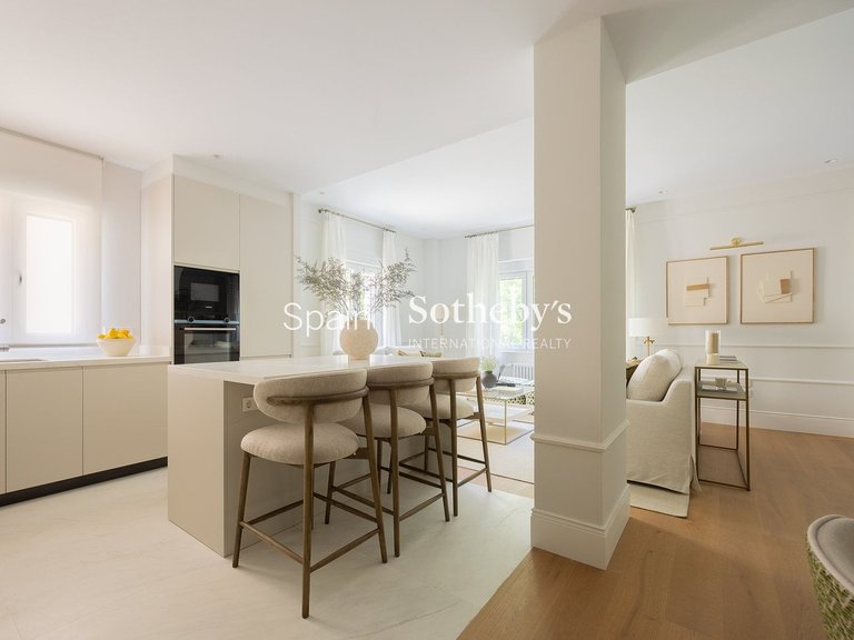 Apartment for Sale in Madrid, Madrid 18
