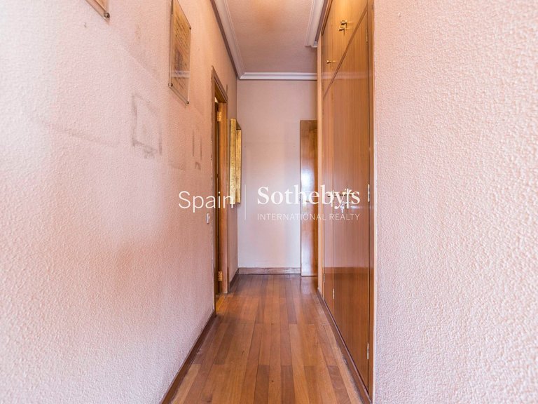 Apartment for Sale in Madrid, Madrid 18