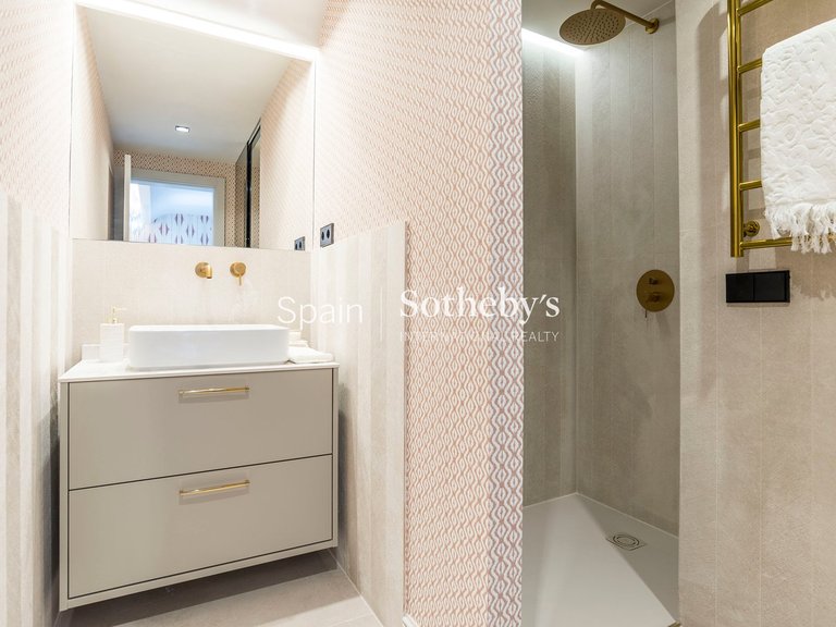 Apartment for Sale in Madrid, Madrid 25