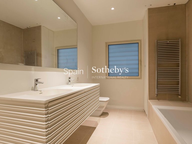 Apartment for Rent in Madrid, Madrid 18