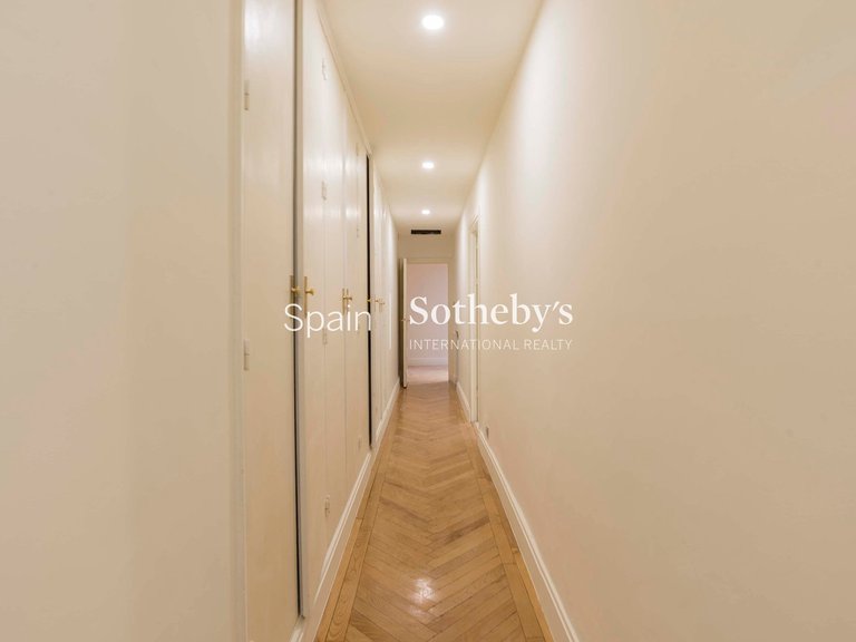Apartment for Rent in Madrid, Madrid 16