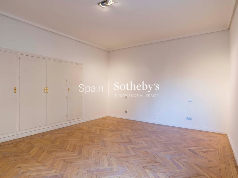 Apartment for Rent in Madrid, Madrid 11