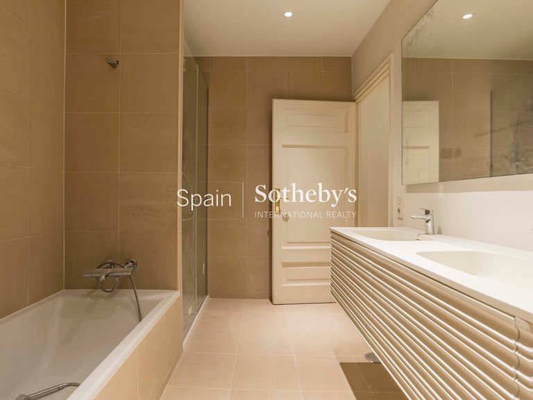 Apartment for Rent in Madrid, Madrid 19
