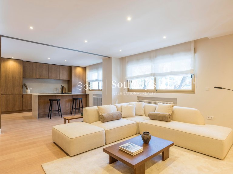 Apartment for Sale in Madrid, Madrid 18